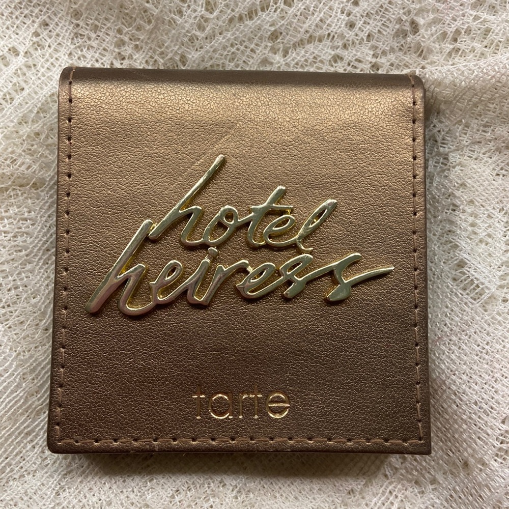 Tarte “Hotel Heiress” Bronzer